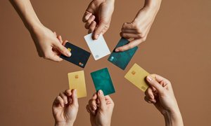 sharing-credit-cards (1)